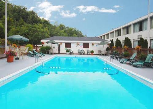 Days Inn Port Jervis Екстер'єр фото